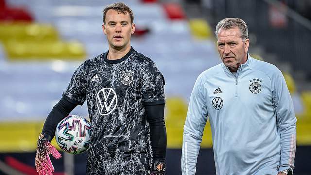 他经常在比 他经常在比