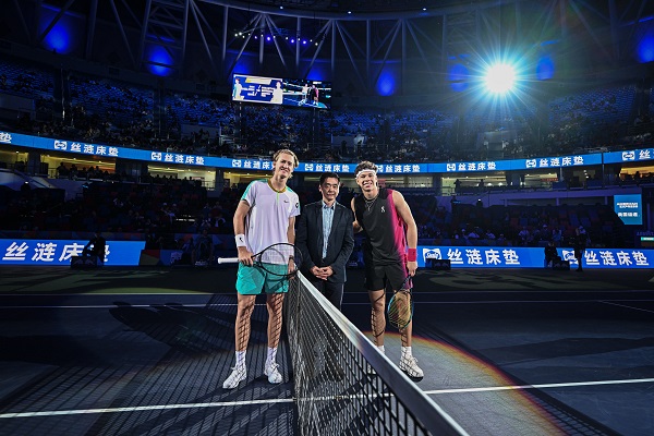 员展开接触 员展开接触