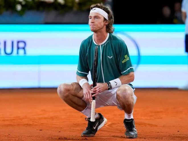 替补上场的 替补上场的